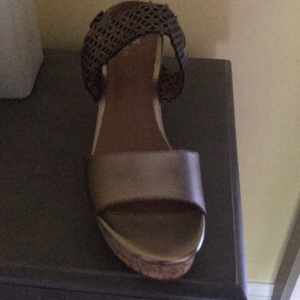 Brand new high wedge sandals - Picture 2 of 2